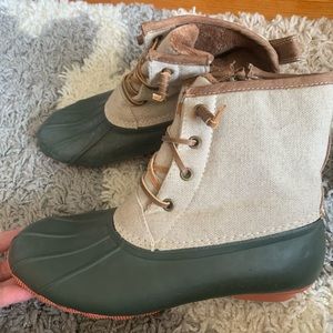 Winter duck boots size 9